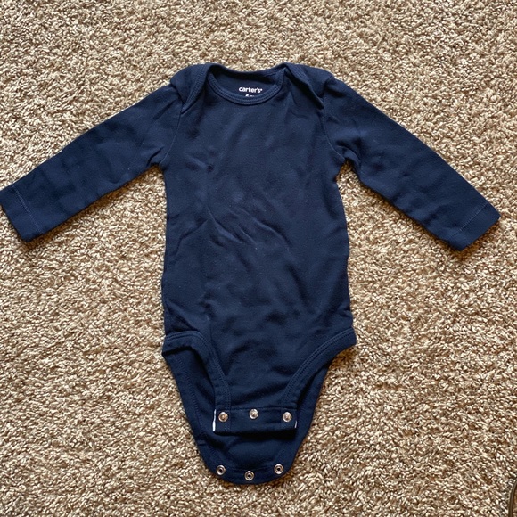 4 piece Baby Carter’s onesie set size 6 month. - Picture 8 of 9